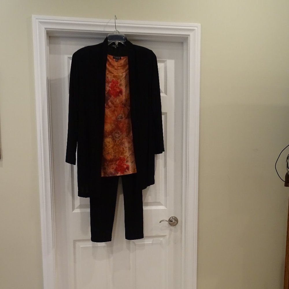 Vikki Vi 3 pc Outfit